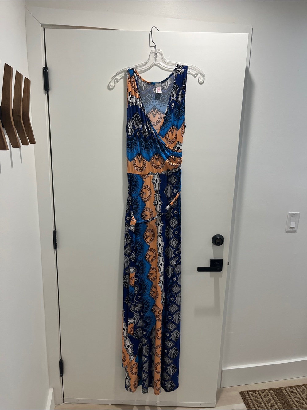 TRUE LIGHT Blue & Tan Sleeveless Printed Maxi Dress
